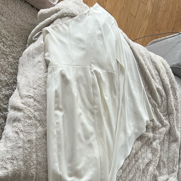 Gorgeous One shoulder Lavish Alice dress (L207) - Picture 10 of 12